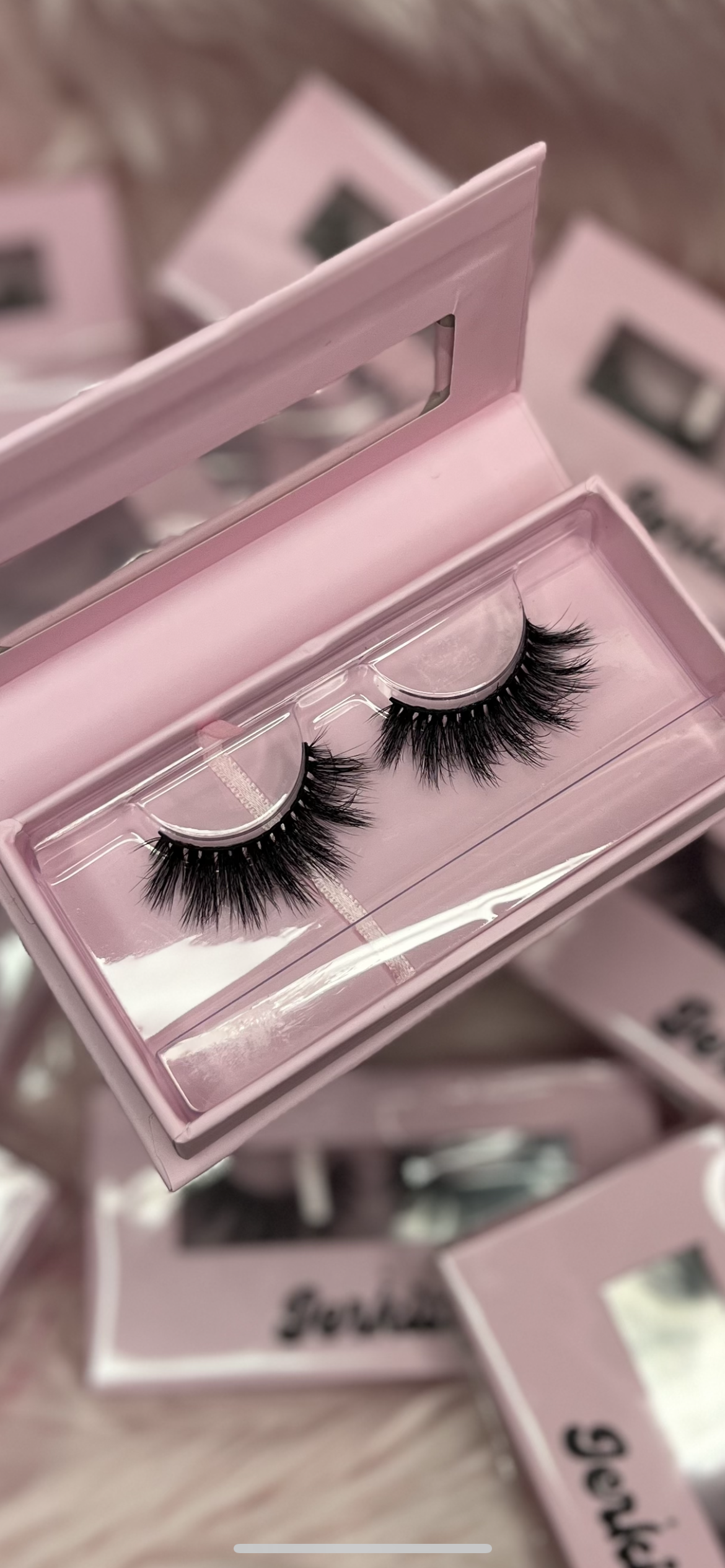 DIVA LASH
